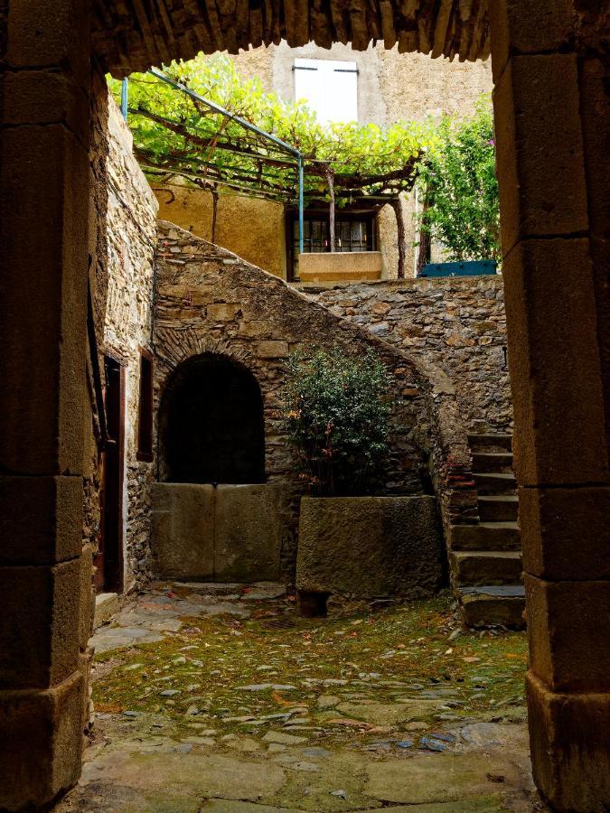 La Maison Du Voyageur Les Ilhes Buitenkant foto